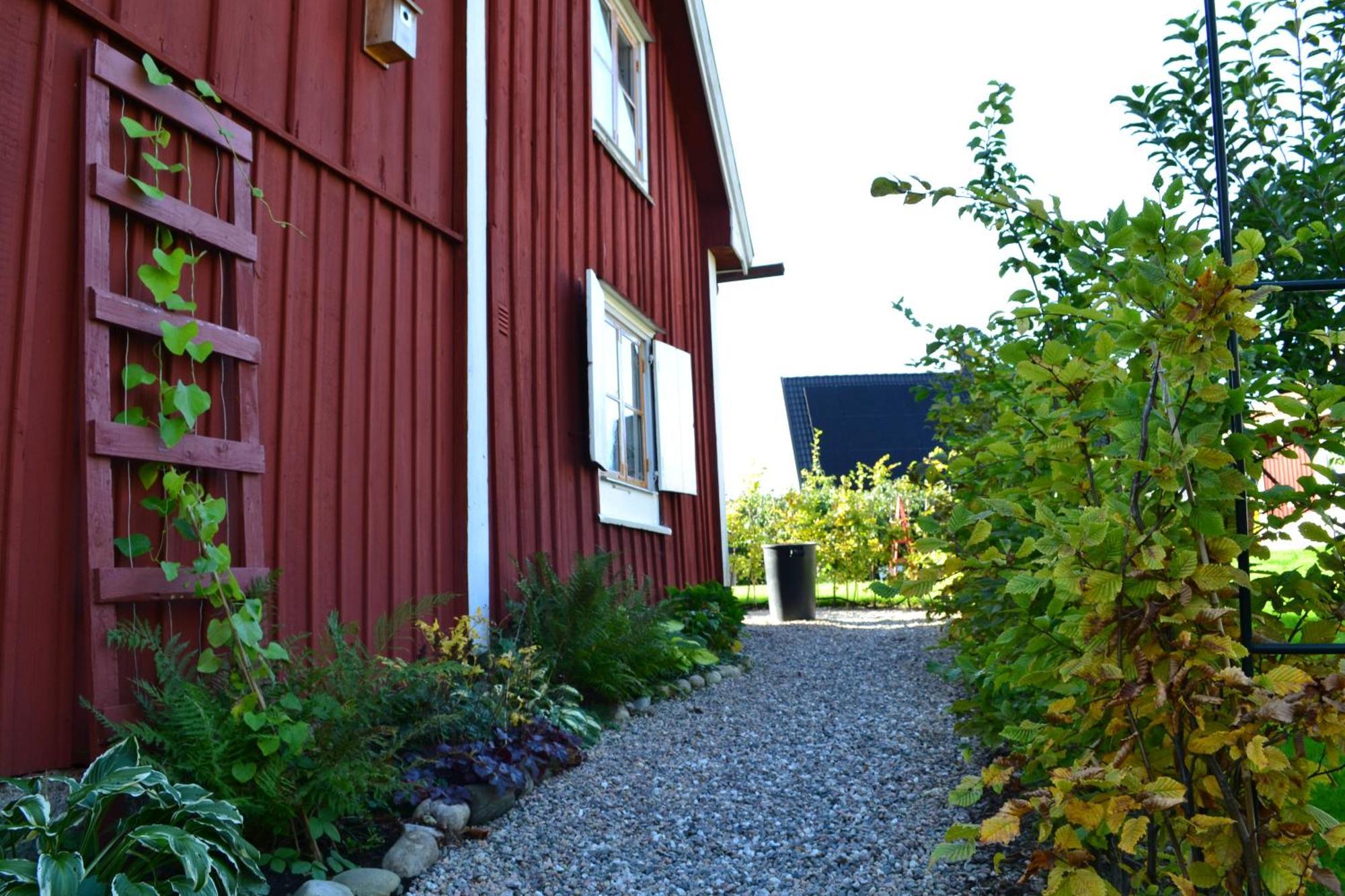 Rustik Stuga Med Lantlig Kaensla Naera Oerebro City Exterior photo